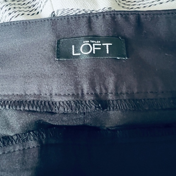 Timeless Elegance: Ann Taylor Vintage Size 10 Shorts, Like New! ✨ - Picture 3 of 3